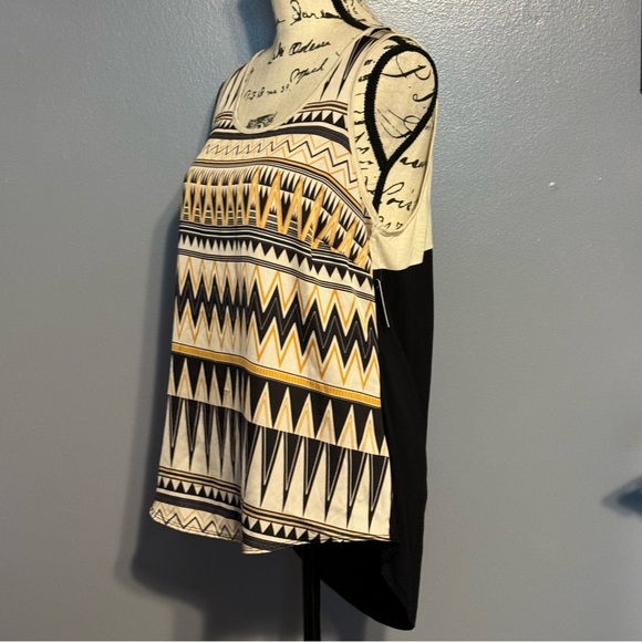 A.n.a Geometric Print Tank - Picture 10 of 10